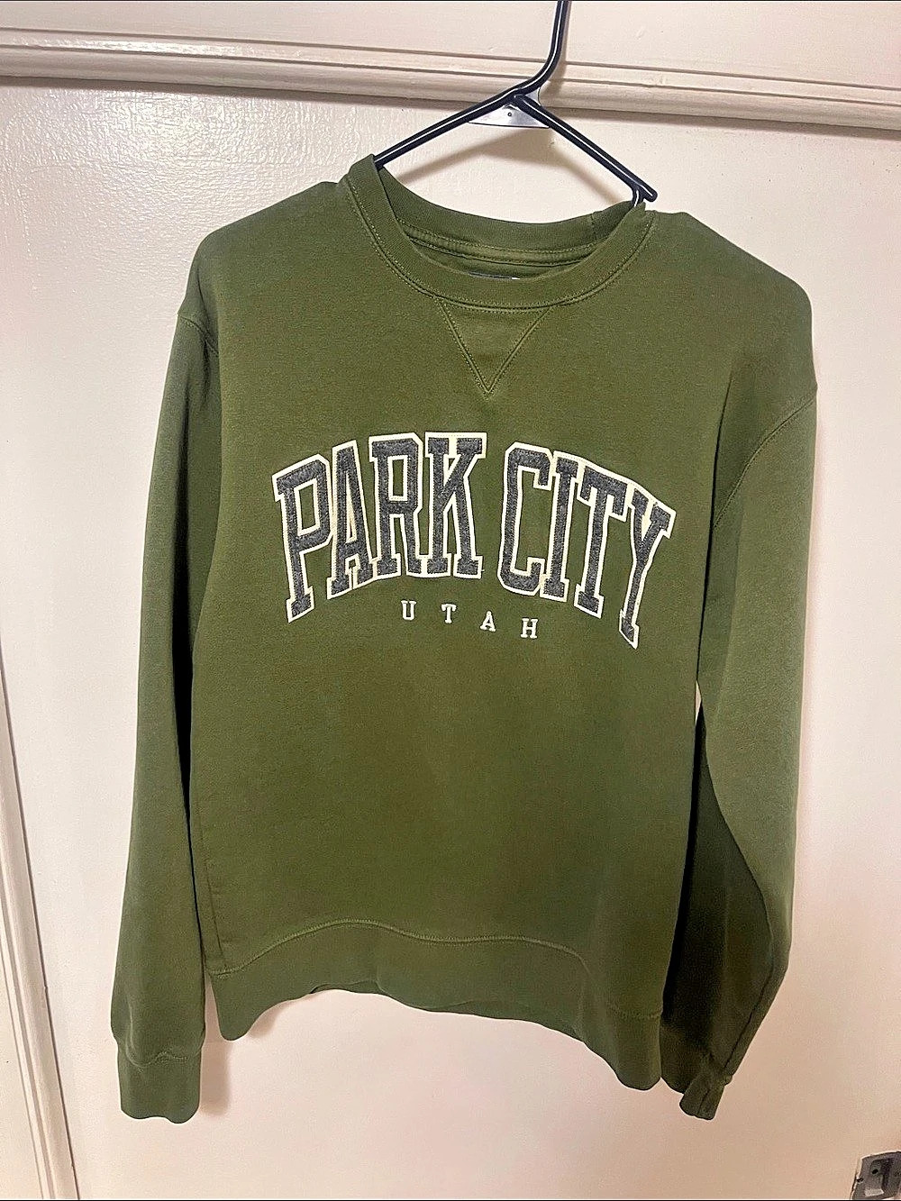 big cotton Park City Utah Graphic Sweatshirt in Green size small